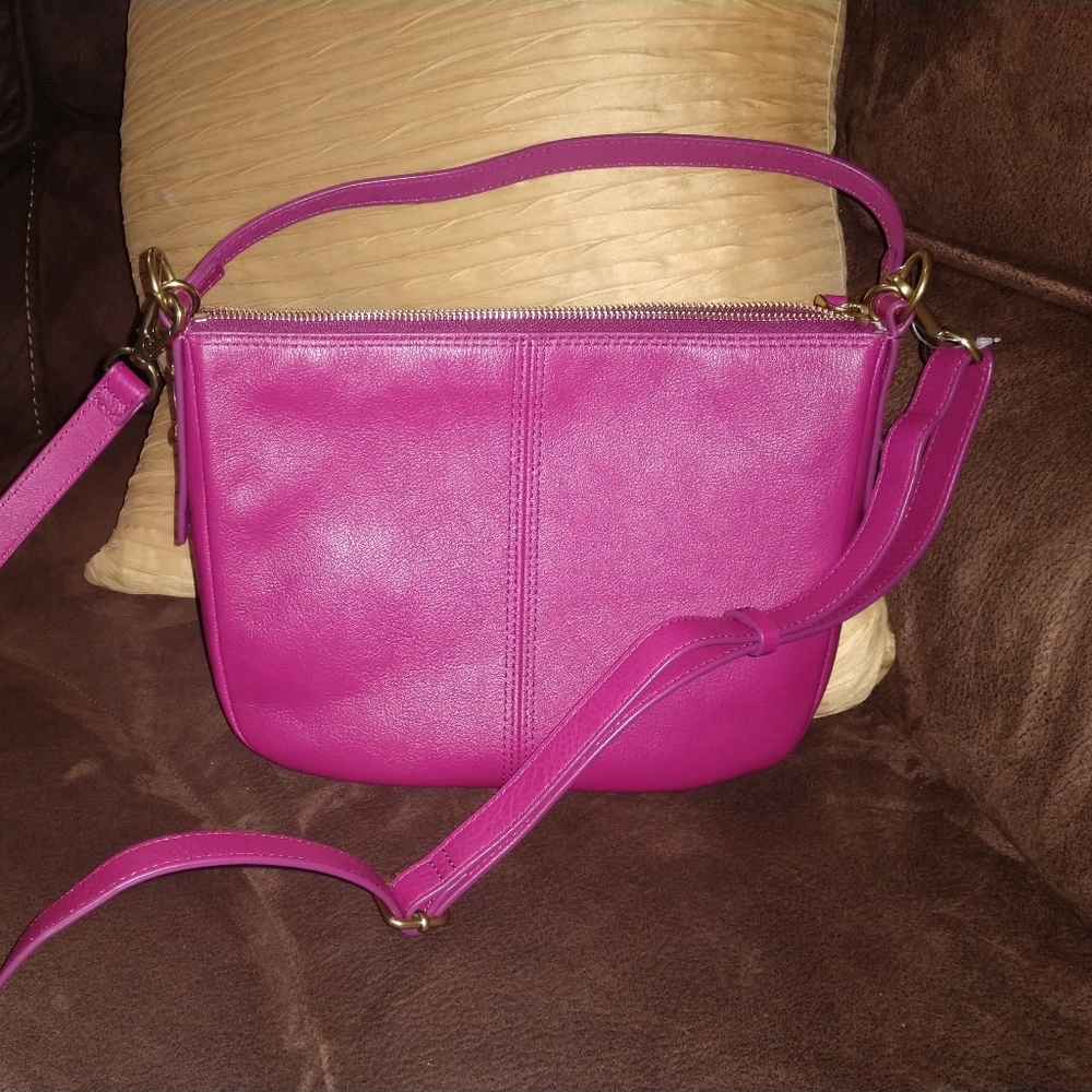 Gorgeous Fossil Magenta Purse with Crossbody Strap